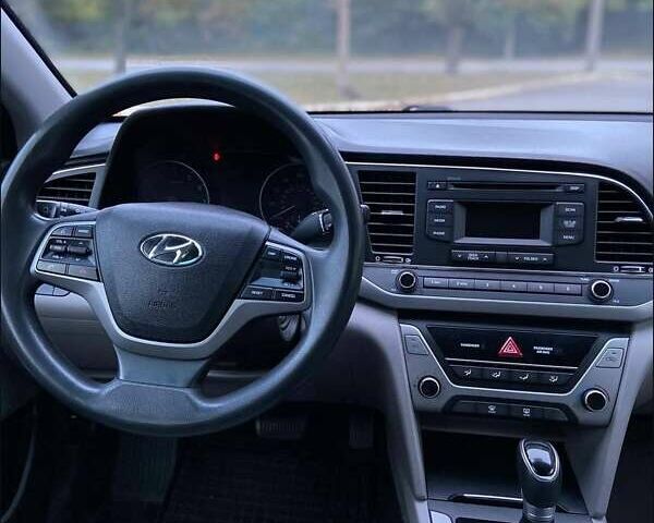 Серый Хендай Элантра, объемом двигателя 1.4 л и пробегом 189 тыс. км за 12300 $, фото 8 на Automoto.ua