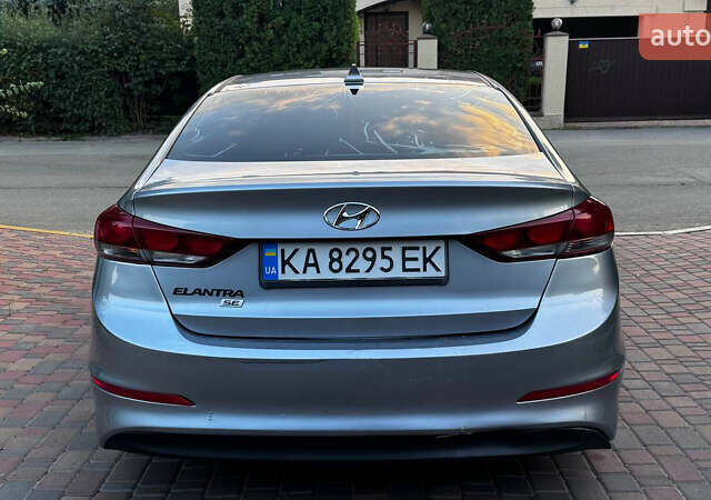 Серый Хендай Элантра, объемом двигателя 2 л и пробегом 195 тыс. км за 8900 $, фото 5 на Automoto.ua
