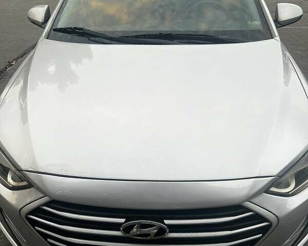 Серый Хендай Элантра, объемом двигателя 2 л и пробегом 124 тыс. км за 11600 $, фото 4 на Automoto.ua
