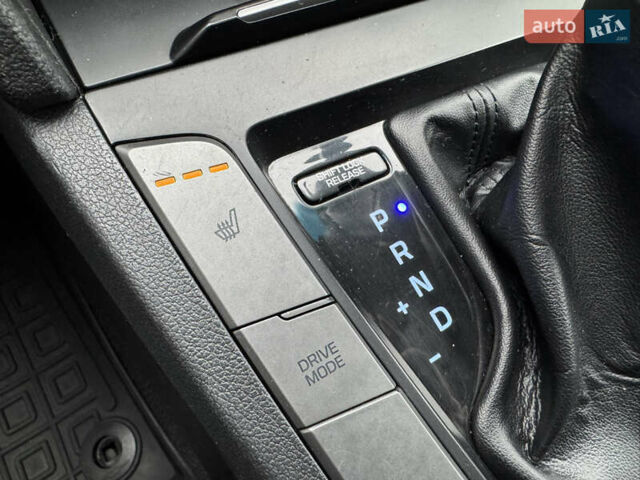 Сірий Хендай Елантра, об'ємом двигуна 2 л та пробігом 148 тис. км за 9900 $, фото 15 на Automoto.ua