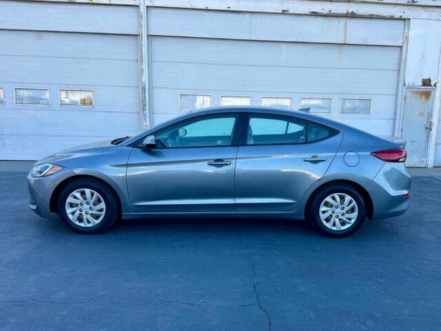 Сірий Хендай Елантра, об'ємом двигуна 2 л та пробігом 54 тис. км за 2600 $, фото 3 на Automoto.ua