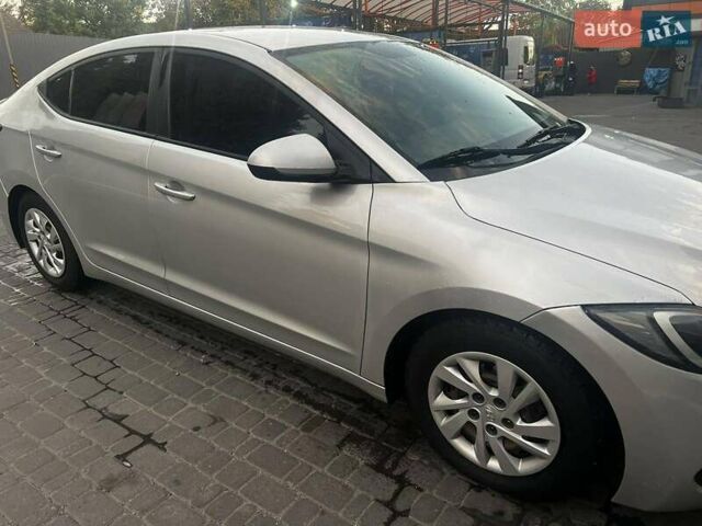 Серый Хендай Элантра, объемом двигателя 2 л и пробегом 124 тыс. км за 11600 $, фото 2 на Automoto.ua