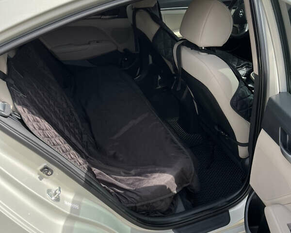 Серый Хендай Элантра, объемом двигателя 2 л и пробегом 135 тыс. км за 12300 $, фото 12 на Automoto.ua