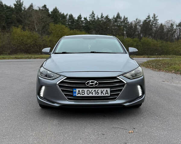 Серый Хендай Элантра, объемом двигателя 2 л и пробегом 132 тыс. км за 13500 $, фото 2 на Automoto.ua