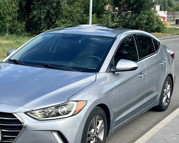 Серый Хендай Элантра, объемом двигателя 2 л и пробегом 169 тыс. км за 13300 $, фото 2 на Automoto.ua