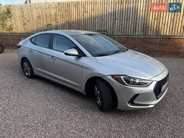 Сірий Хендай Елантра, об'ємом двигуна 2 л та пробігом 101 тис. км за 11900 $, фото 2 на Automoto.ua