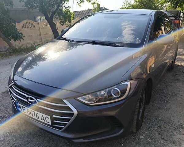 Сірий Хендай Елантра, об'ємом двигуна 1.6 л та пробігом 208 тис. км за 10500 $, фото 7 на Automoto.ua