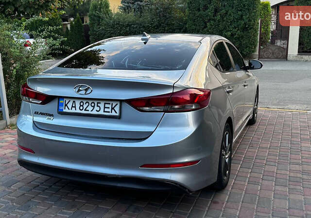 Серый Хендай Элантра, объемом двигателя 2 л и пробегом 195 тыс. км за 8900 $, фото 4 на Automoto.ua