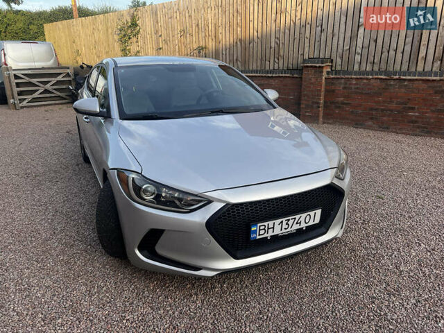 Сірий Хендай Елантра, об'ємом двигуна 2 л та пробігом 101 тис. км за 11900 $, фото 3 на Automoto.ua