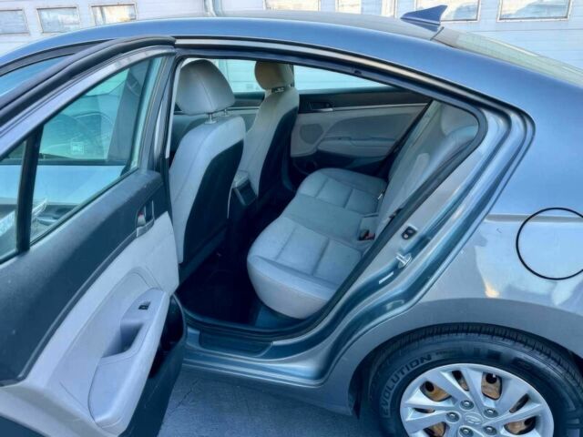 Сірий Хендай Елантра, об'ємом двигуна 2 л та пробігом 54 тис. км за 2600 $, фото 8 на Automoto.ua