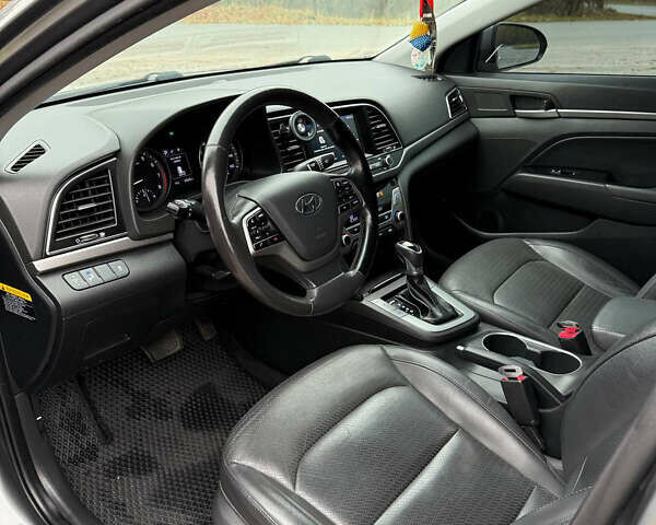 Серый Хендай Элантра, объемом двигателя 2 л и пробегом 132 тыс. км за 13500 $, фото 7 на Automoto.ua