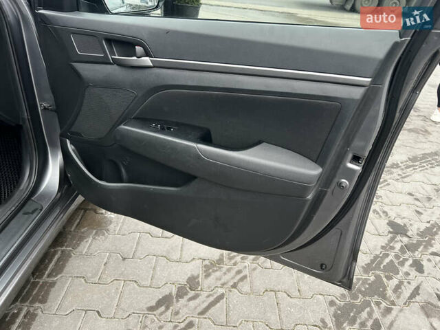 Сірий Хендай Елантра, об'ємом двигуна 2 л та пробігом 79 тис. км за 9900 $, фото 12 на Automoto.ua