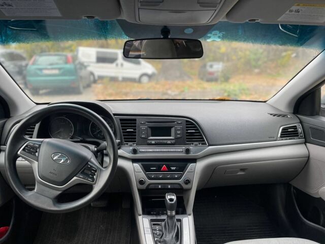 Серый Хендай Элантра, объемом двигателя 2 л и пробегом 220 тыс. км за 5999 $, фото 5 на Automoto.ua