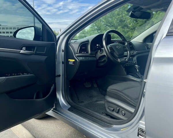 Серый Хендай Элантра, объемом двигателя 2 л и пробегом 169 тыс. км за 13300 $, фото 47 на Automoto.ua