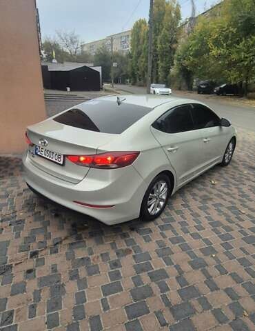 Хендай Элантра 2017 в Новомосковске на Automoto.ua Серый Хендай Элантра, объемом двигателя 2 л и пробегом 205 тыс. км за 9700 $, фото 1 на Automoto.ua