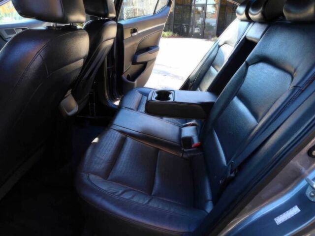 Серый Хендай Элантра, объемом двигателя 2 л и пробегом 54 тыс. км за 6300 $, фото 9 на Automoto.ua