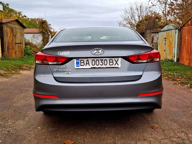 Хендай Элантра 2017 в Кропивницком (Кировограде) на Automoto.ua Серый Хендай Элантра, объемом двигателя 2 л и пробегом 177 тыс. км за 10900 $, фото 3 на Automoto.ua