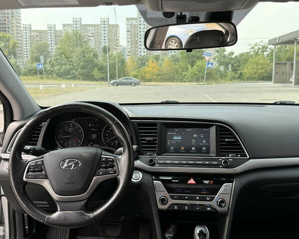 Серый Хендай Элантра, объемом двигателя 2 л и пробегом 82 тыс. км за 14500 $, фото 16 на Automoto.ua