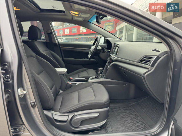 Сірий Хендай Елантра, об'ємом двигуна 2 л та пробігом 148 тис. км за 9900 $, фото 12 на Automoto.ua
