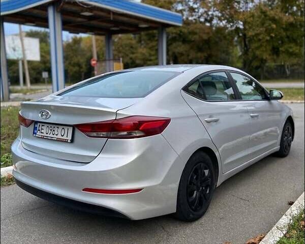 Серый Хендай Элантра, объемом двигателя 1.4 л и пробегом 189 тыс. км за 12300 $, фото 1 на Automoto.ua