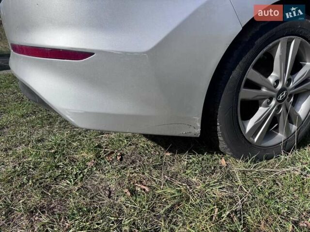 Серый Хендай Элантра, объемом двигателя 2 л и пробегом 157 тыс. км за 12500 $, фото 11 на Automoto.ua