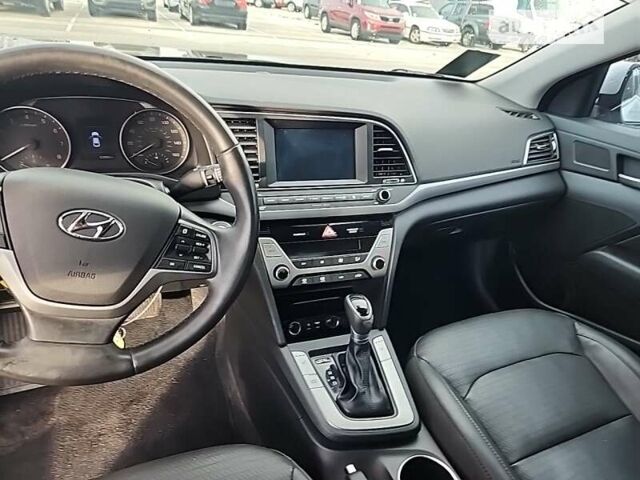 Серый Хендай Элантра, объемом двигателя 2 л и пробегом 100 тыс. км за 2900 $, фото 3 на Automoto.ua