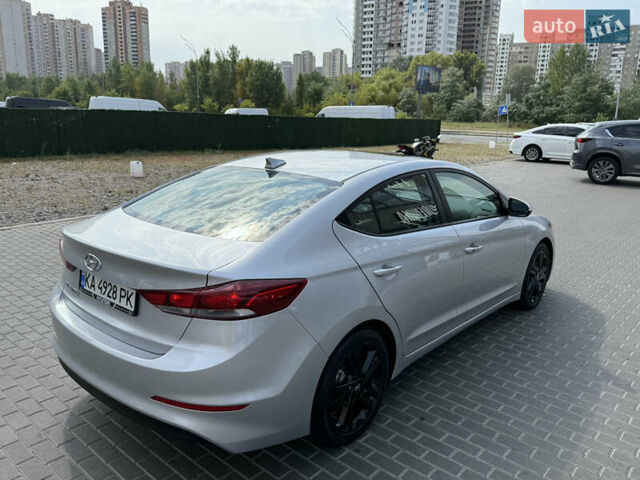 Серый Хендай Элантра, объемом двигателя 2 л и пробегом 82 тыс. км за 14500 $, фото 7 на Automoto.ua