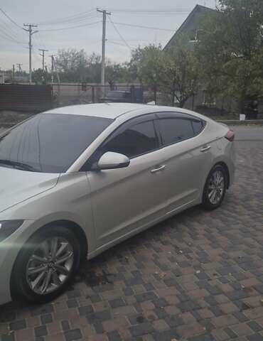 Хендай Элантра 2017 в Новомосковске на Automoto.ua Серый Хендай Элантра, объемом двигателя 2 л и пробегом 205 тыс. км за 9700 $, фото 4 на Automoto.ua