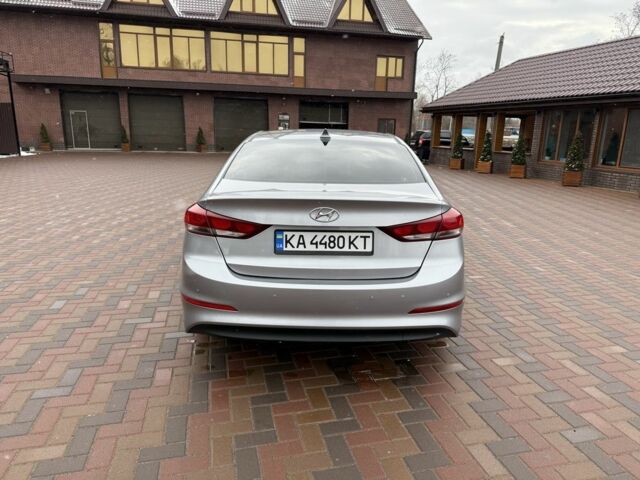 Сірий Хендай Елантра, об'ємом двигуна 2 л та пробігом 250 тис. км за 10000 $, фото 6 на Automoto.ua