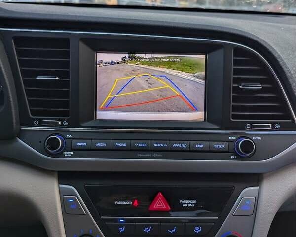 Серый Хендай Элантра, объемом двигателя 2 л и пробегом 145 тыс. км за 9990 $, фото 8 на Automoto.ua