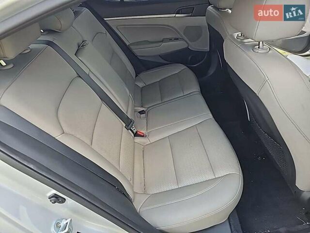 Серый Хендай Элантра, объемом двигателя 2 л и пробегом 165 тыс. км за 8500 $, фото 10 на Automoto.ua