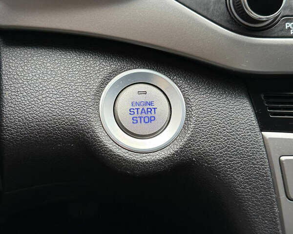 Серый Хендай Элантра, объемом двигателя 2 л и пробегом 132 тыс. км за 13500 $, фото 11 на Automoto.ua