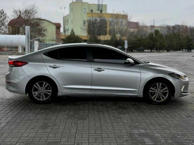 Серый Хендай Элантра, объемом двигателя 2 л и пробегом 156 тыс. км за 10699 $, фото 3 на Automoto.ua