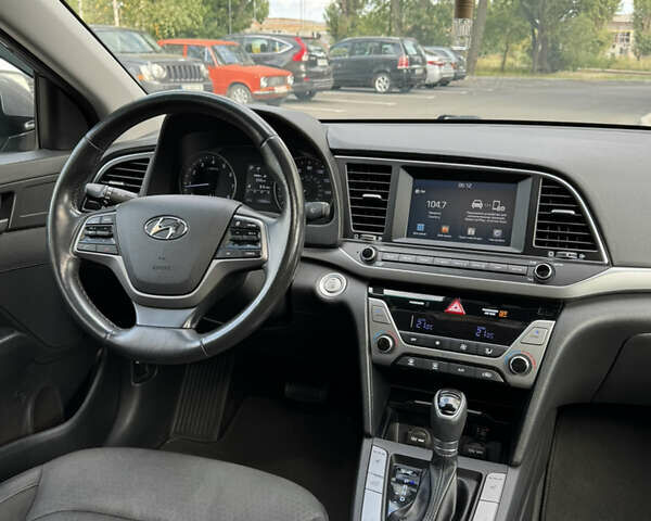 Сірий Хендай Елантра, об'ємом двигуна 2 л та пробігом 112 тис. км за 12500 $, фото 13 на Automoto.ua