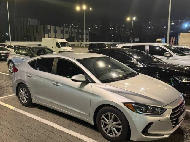 Сірий Хендай Елантра, об'ємом двигуна 2 л та пробігом 125 тис. км за 10500 $, фото 1 на Automoto.ua