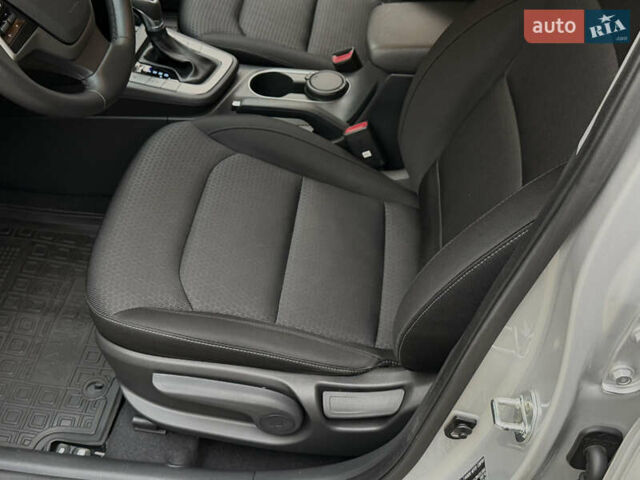 Серый Хендай Элантра, объемом двигателя 1.6 л и пробегом 47 тыс. км за 15800 $, фото 51 на Automoto.ua