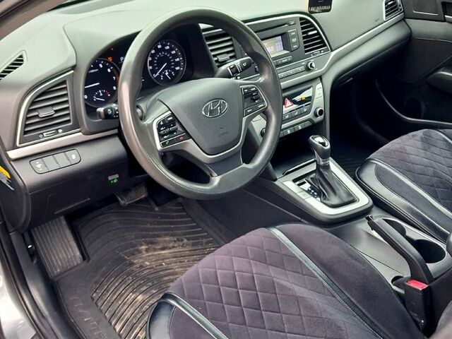Хендай Элантра 2017 в Кропивницком (Кировограде) на Automoto.ua Серый Хендай Элантра, объемом двигателя 2 л и пробегом 177 тыс. км за 10900 $, фото 6 на Automoto.ua
