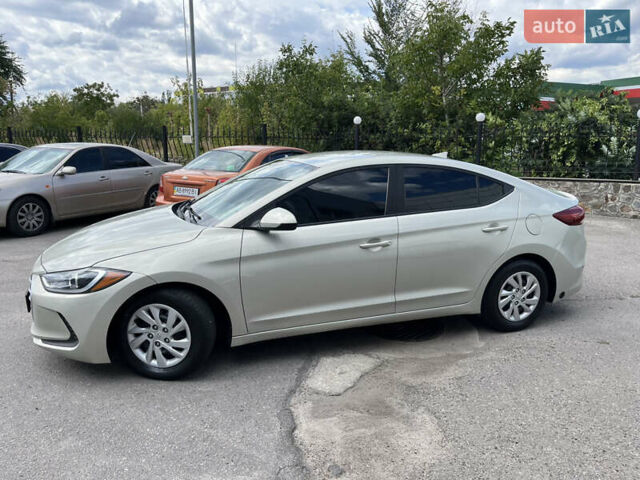 Серый Хендай Элантра, объемом двигателя 2 л и пробегом 135 тыс. км за 12300 $, фото 1 на Automoto.ua