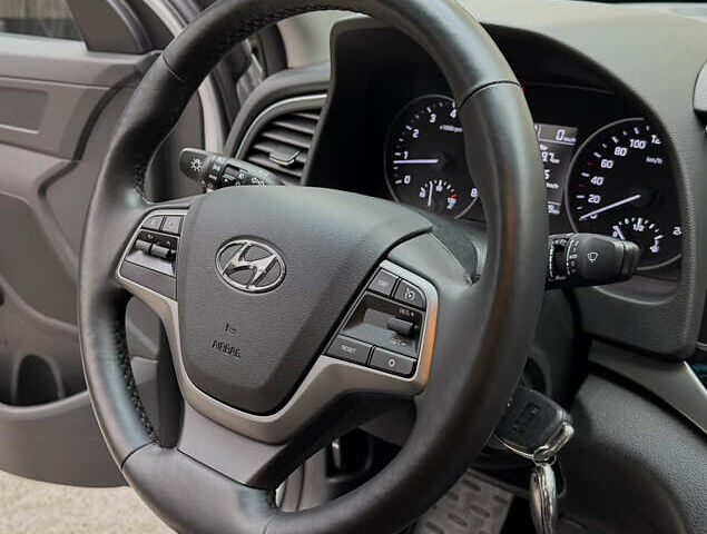 Серый Хендай Элантра, объемом двигателя 1.6 л и пробегом 47 тыс. км за 15800 $, фото 43 на Automoto.ua