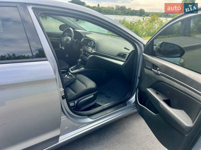 Серый Хендай Элантра, объемом двигателя 2 л и пробегом 169 тыс. км за 13300 $, фото 28 на Automoto.ua