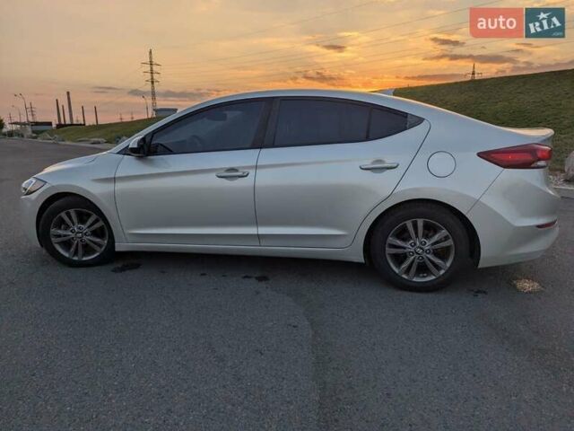Серый Хендай Элантра, объемом двигателя 2 л и пробегом 145 тыс. км за 9990 $, фото 7 на Automoto.ua