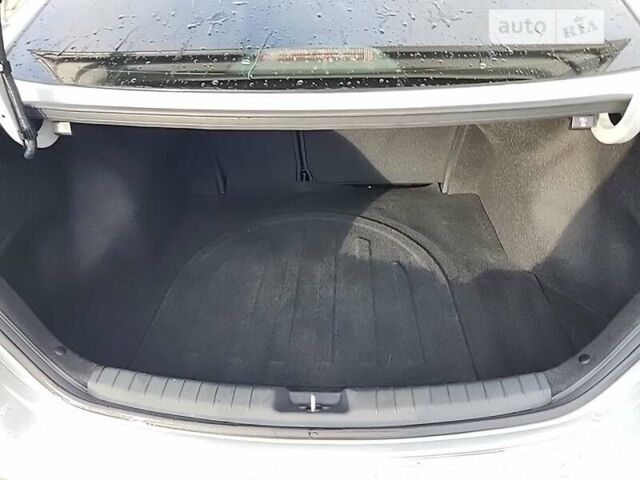 Серый Хендай Элантра, объемом двигателя 2 л и пробегом 100 тыс. км за 2900 $, фото 5 на Automoto.ua