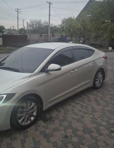 Хендай Элантра 2017 в Новомосковске на Automoto.ua Серый Хендай Элантра, объемом двигателя 2 л и пробегом 205 тыс. км за 9700 $, фото 5 на Automoto.ua