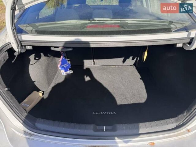 Серый Хендай Элантра, объемом двигателя 2 л и пробегом 157 тыс. км за 12500 $, фото 17 на Automoto.ua