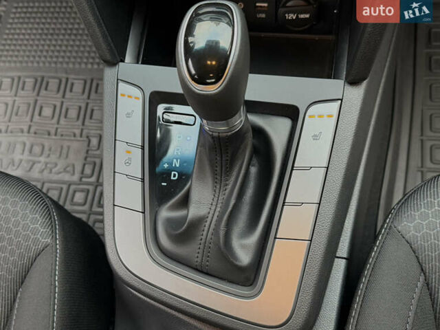 Серый Хендай Элантра, объемом двигателя 1.6 л и пробегом 47 тыс. км за 15800 $, фото 39 на Automoto.ua