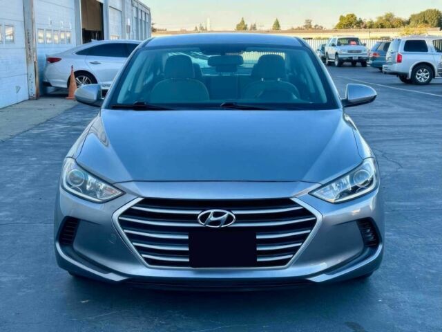 Сірий Хендай Елантра, об'ємом двигуна 2 л та пробігом 54 тис. км за 2600 $, фото 1 на Automoto.ua