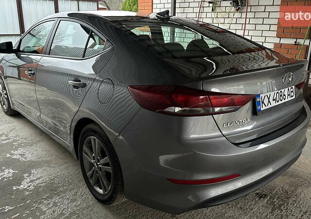Серый Хендай Элантра, объемом двигателя 2 л и пробегом 35 тыс. км за 13300 $, фото 3 на Automoto.ua