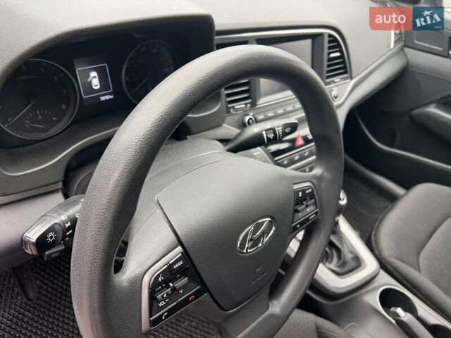 Сірий Хендай Елантра, об'ємом двигуна 2 л та пробігом 79 тис. км за 9900 $, фото 7 на Automoto.ua