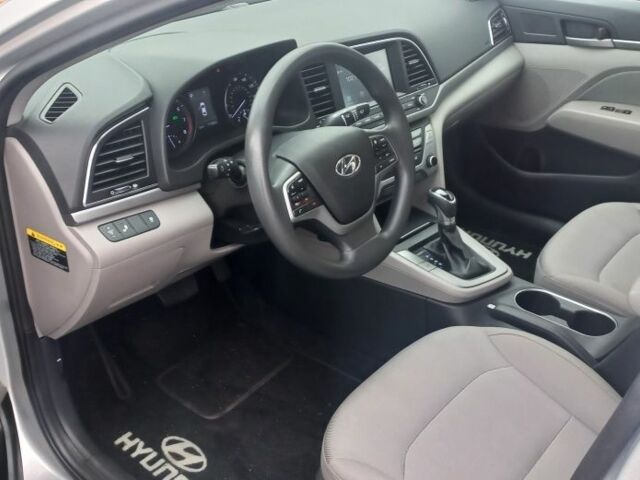 Серый Хендай Элантра, объемом двигателя 2 л и пробегом 177 тыс. км за 10500 $, фото 4 на Automoto.ua