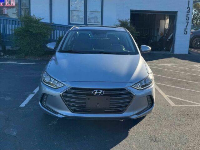 Сірий Хендай Елантра, об'ємом двигуна 2 л та пробігом 69 тис. км за 8000 $, фото 1 на Automoto.ua